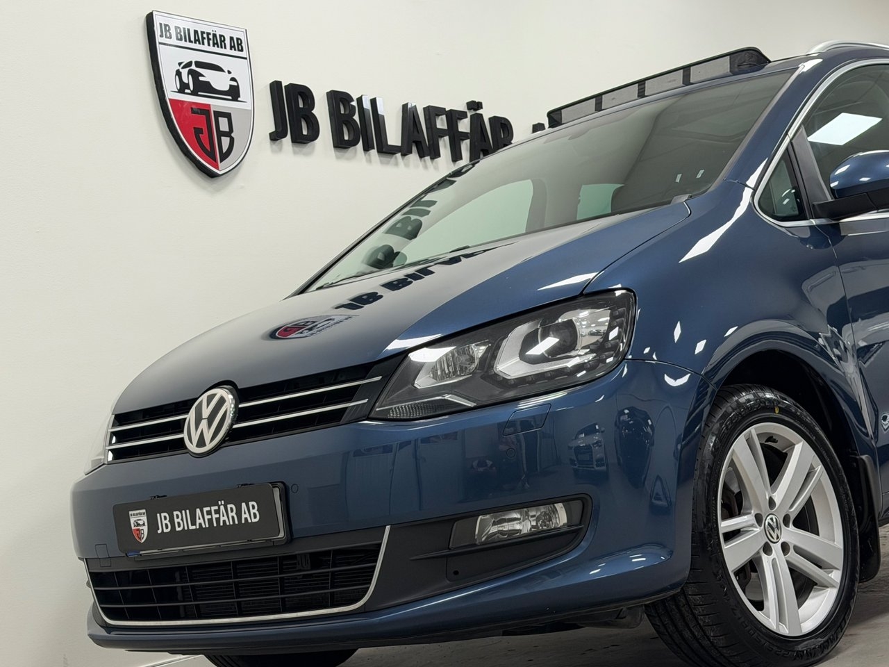 Volkswagen Sharan 2017, photo 2/10