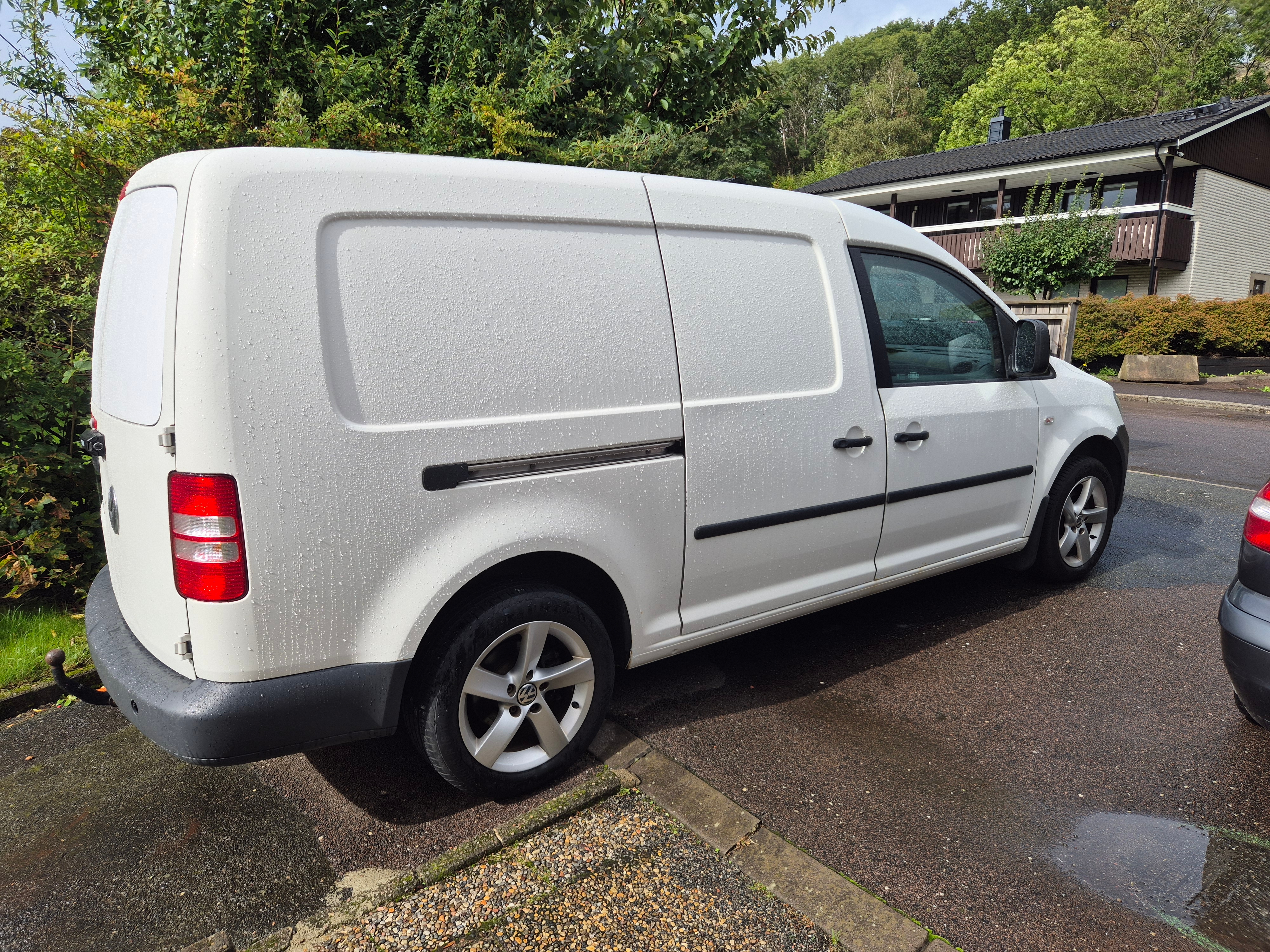 Volkswagen Caddy Maxi 2013, bild 2/4
