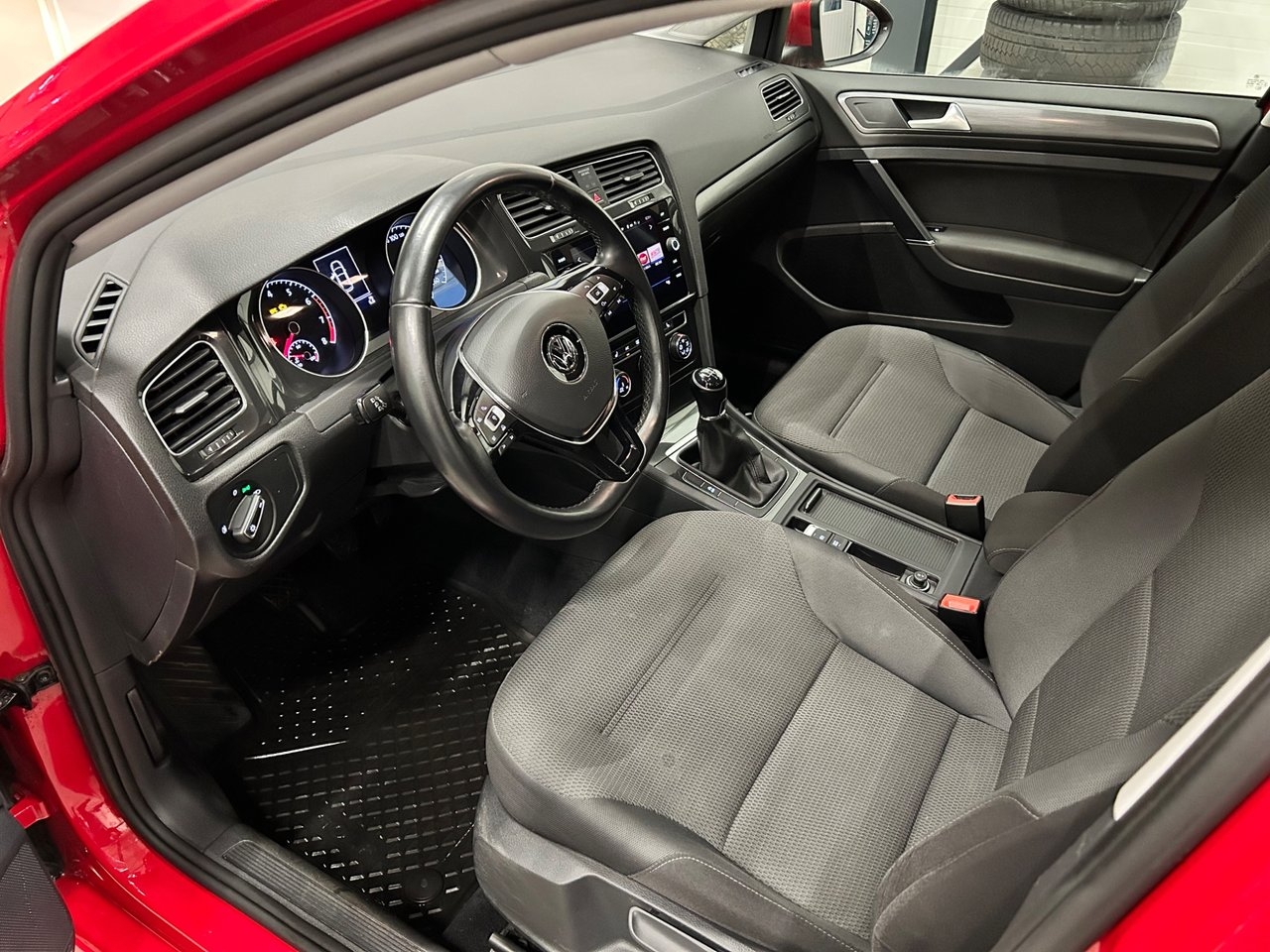 Volkswagen Golf 2018, photo 6/10