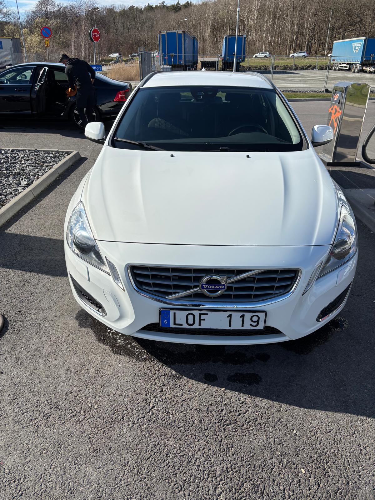 Volvo V60 DRIVe Manuell 2012, kuva 2/10