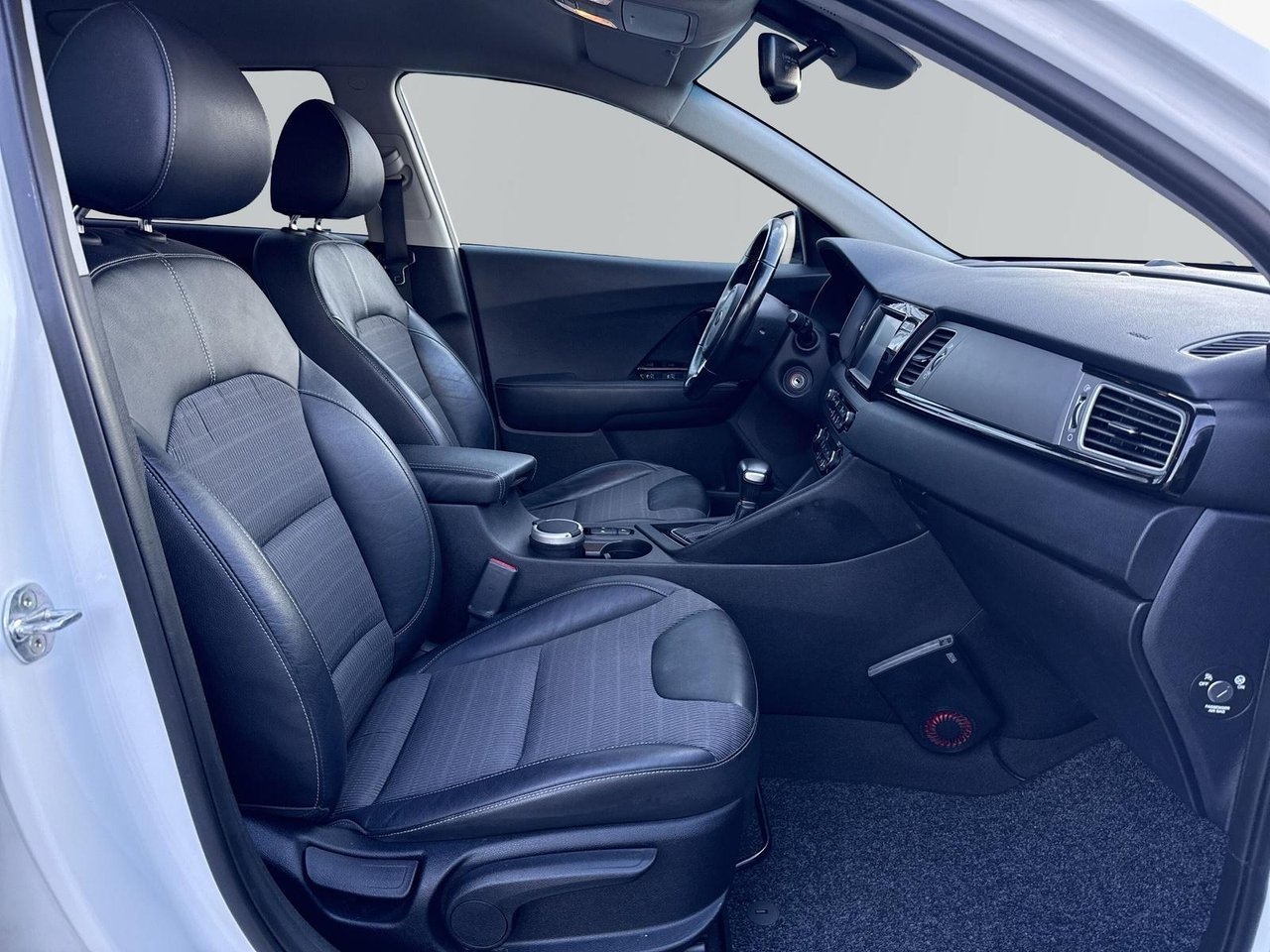 Kia Niro P-HEV Advance Plus 2019, bild 7/10
