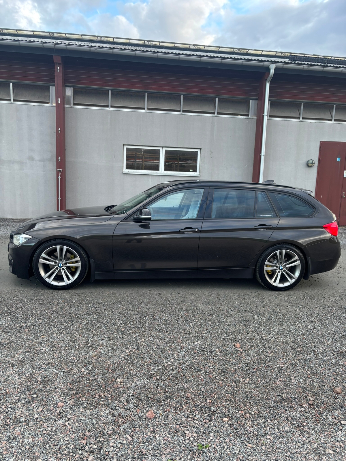 BMW 320 d xDrive Touring Manuell 2016, kuva 8/8