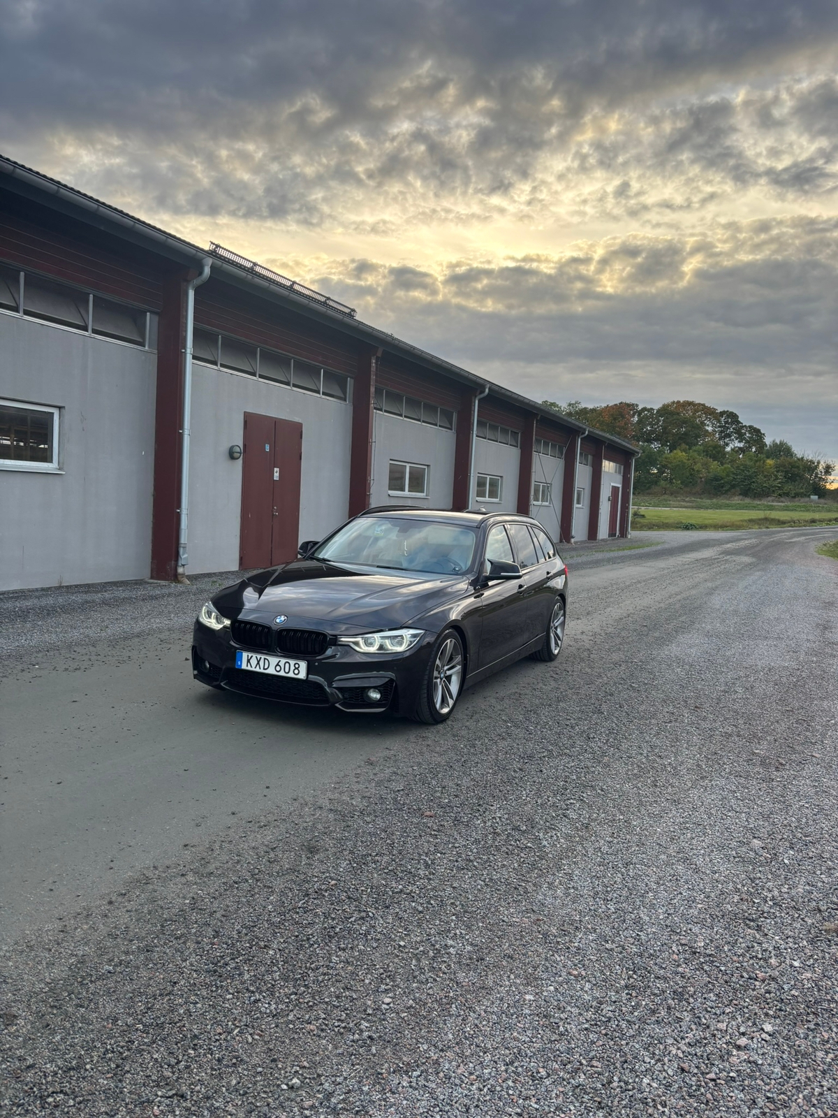 BMW 320 d xDrive Touring Manuell 2016, kuva 2/8