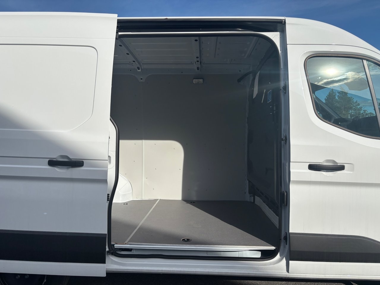 Nissan Interstar 2026, bild 6/8