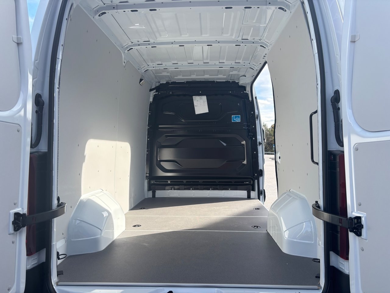 Nissan Interstar 2026, bild 7/8