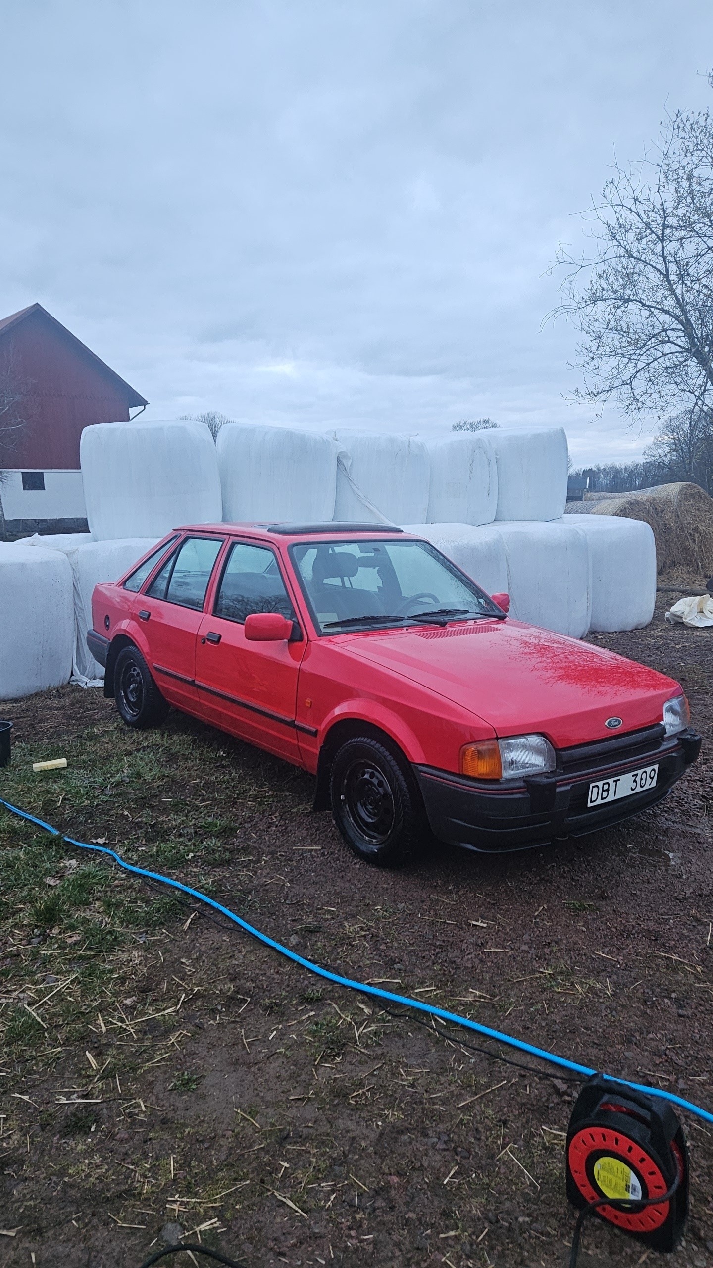 Ford Escort 1990, kuva 2/10