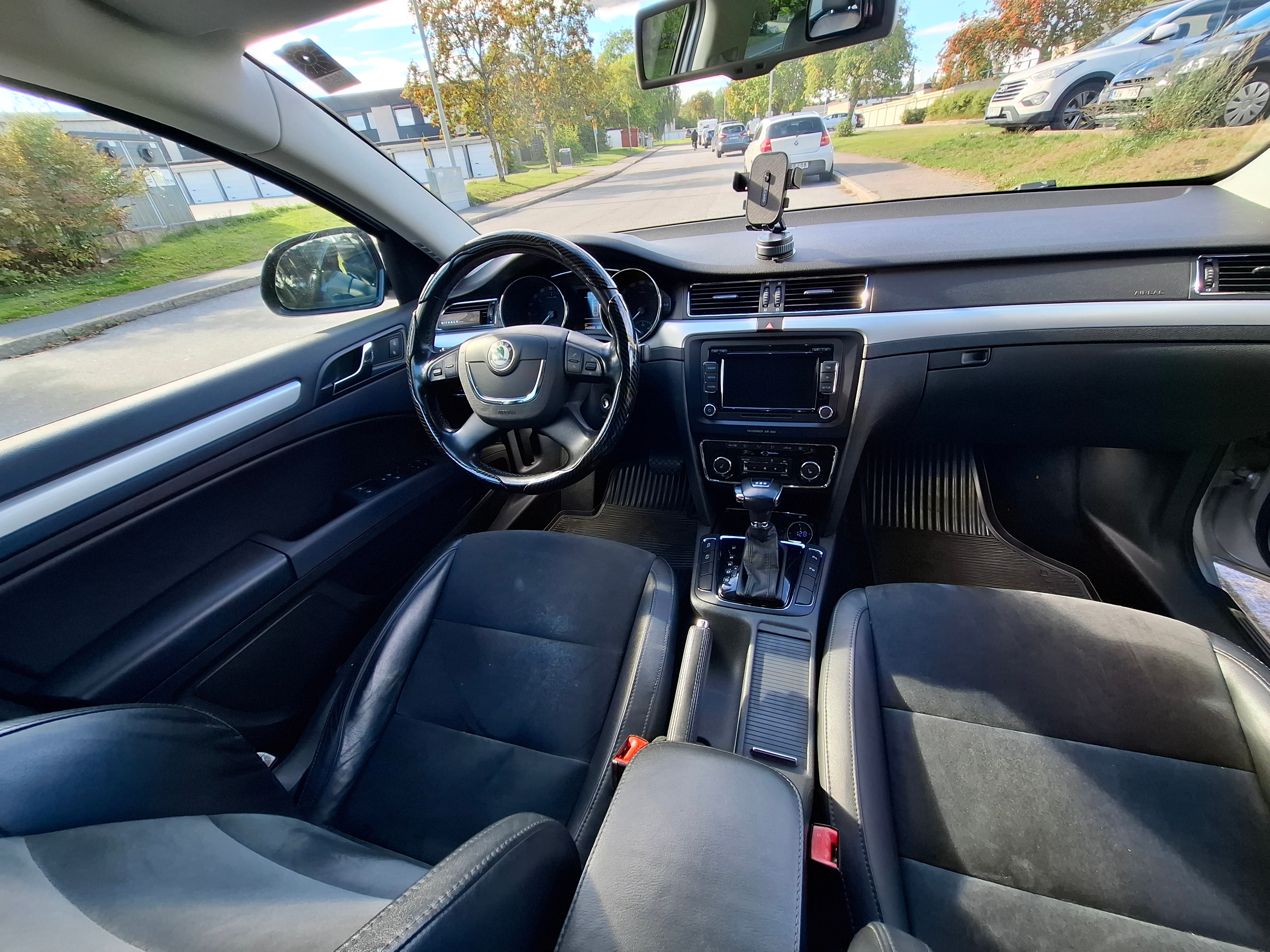 Skoda Superb 2.0 TDI DSG Sekventiell 2010, bild 6/10