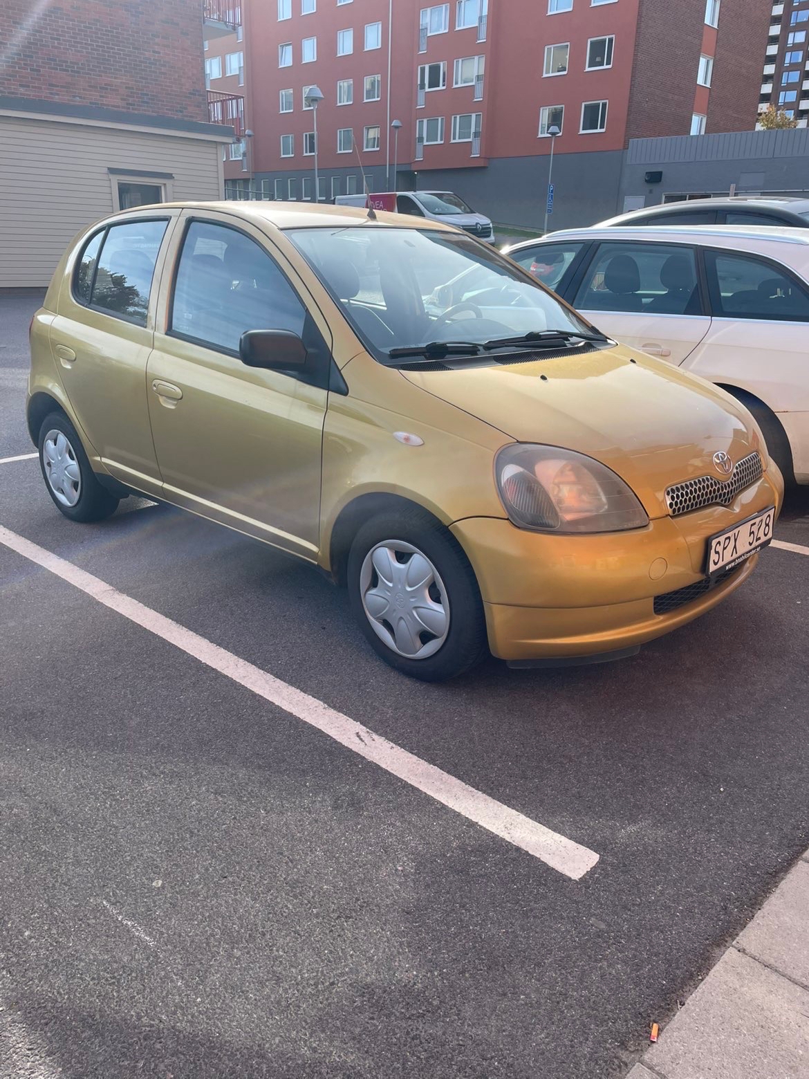 Toyota Yaris 5-dörrar 1.3 VVT-i Manuell 2002, photo 2/4