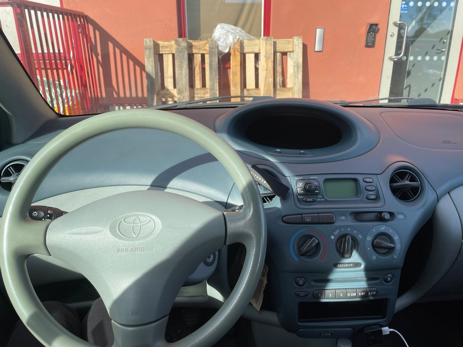 Toyota Yaris 5-dörrar 1.3 VVT-i Manuell 2002, photo 4/4