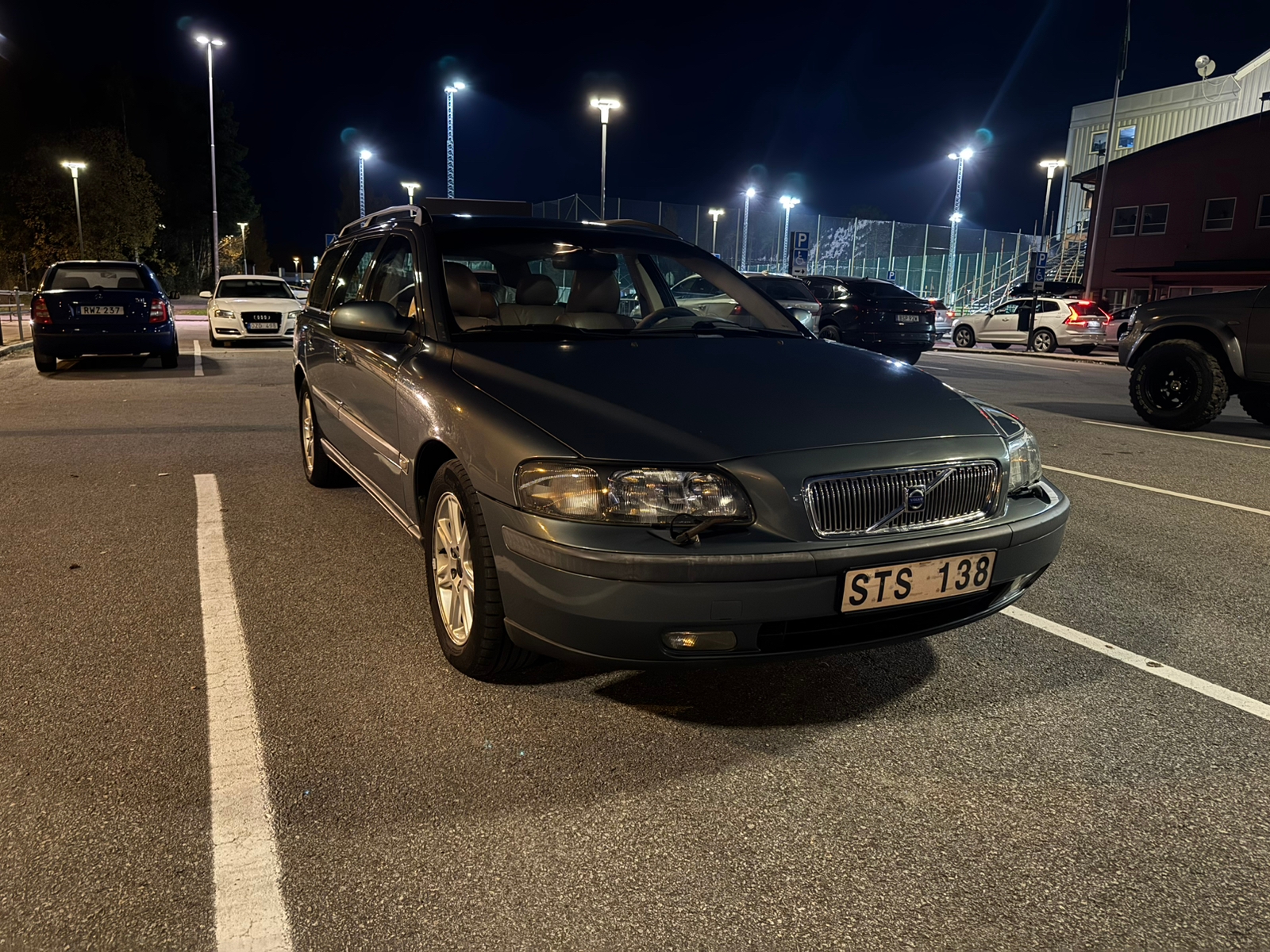Volvo V70 2.4T Manuell 2002, bild 2/10