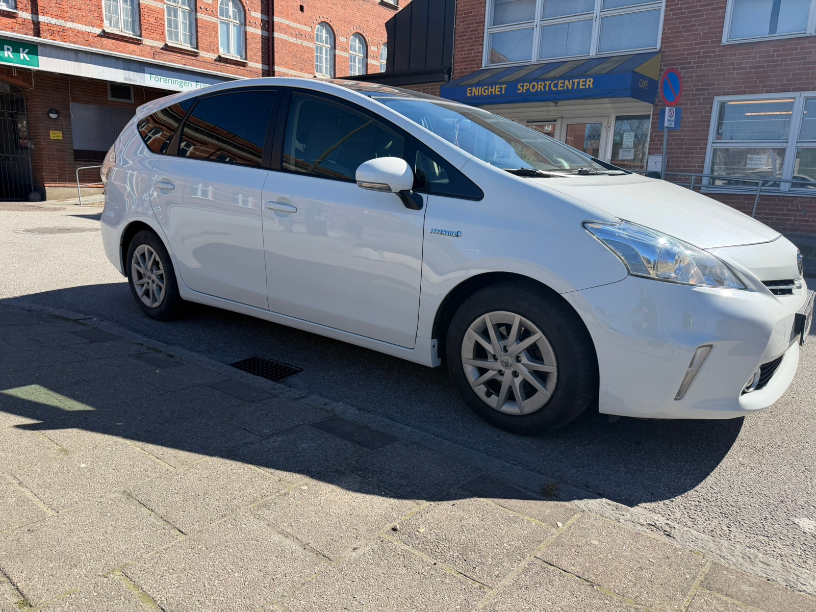 Toyota Prius+ Hybrid CVT 2013, bild 2/3