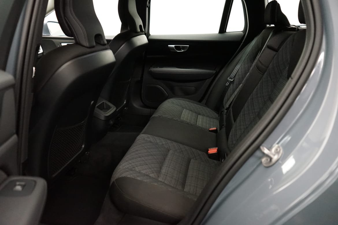 Volvo V60 B4 Bensin Core 2024, bild 7/10