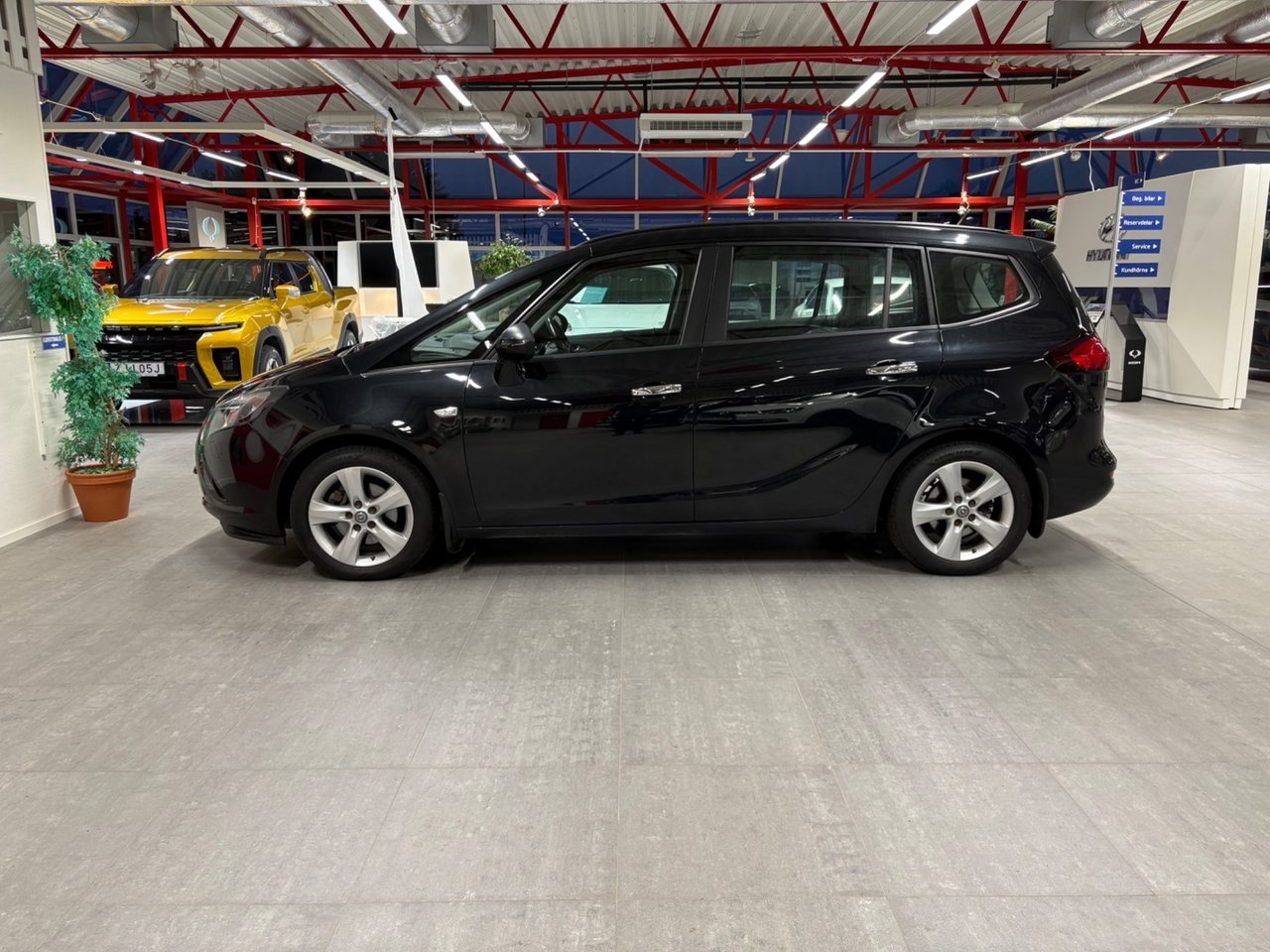 Opel Zafira Tourer 2015, photo 2/10