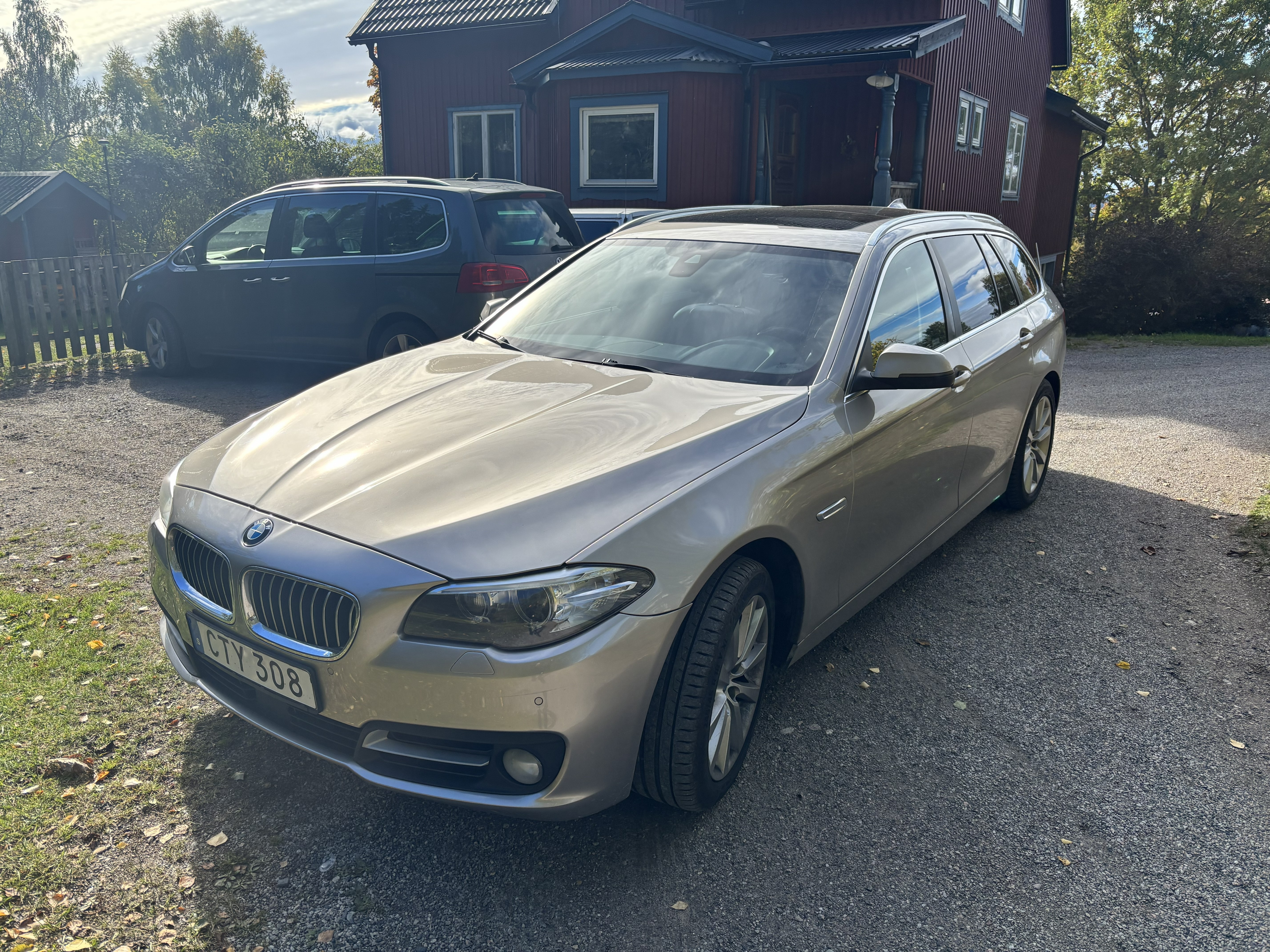 BMW 530 d xDrive Touring Steptronic 2014, photo 7/8