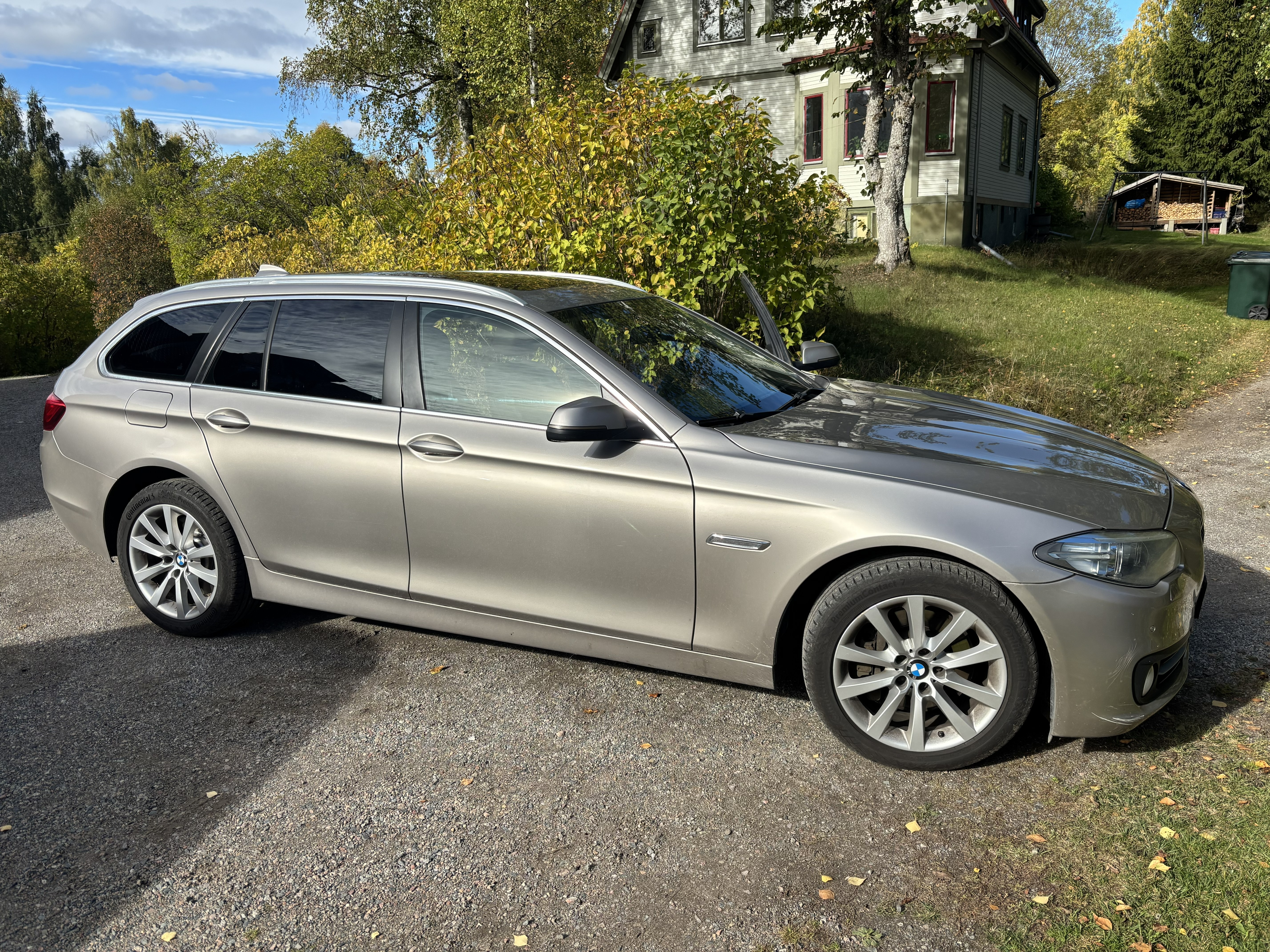 BMW 530 d xDrive Touring Steptronic 2014, photo 2/8