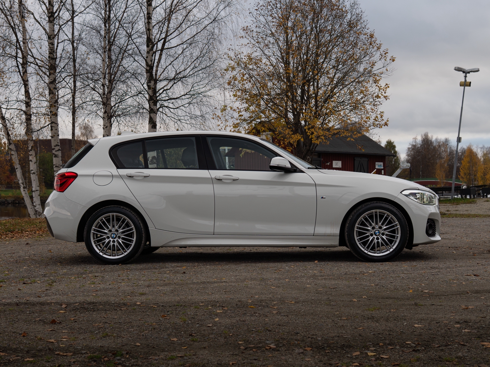 BMW 120 d xDrive 5-dörrars Steptronic 2019, photo 3/9