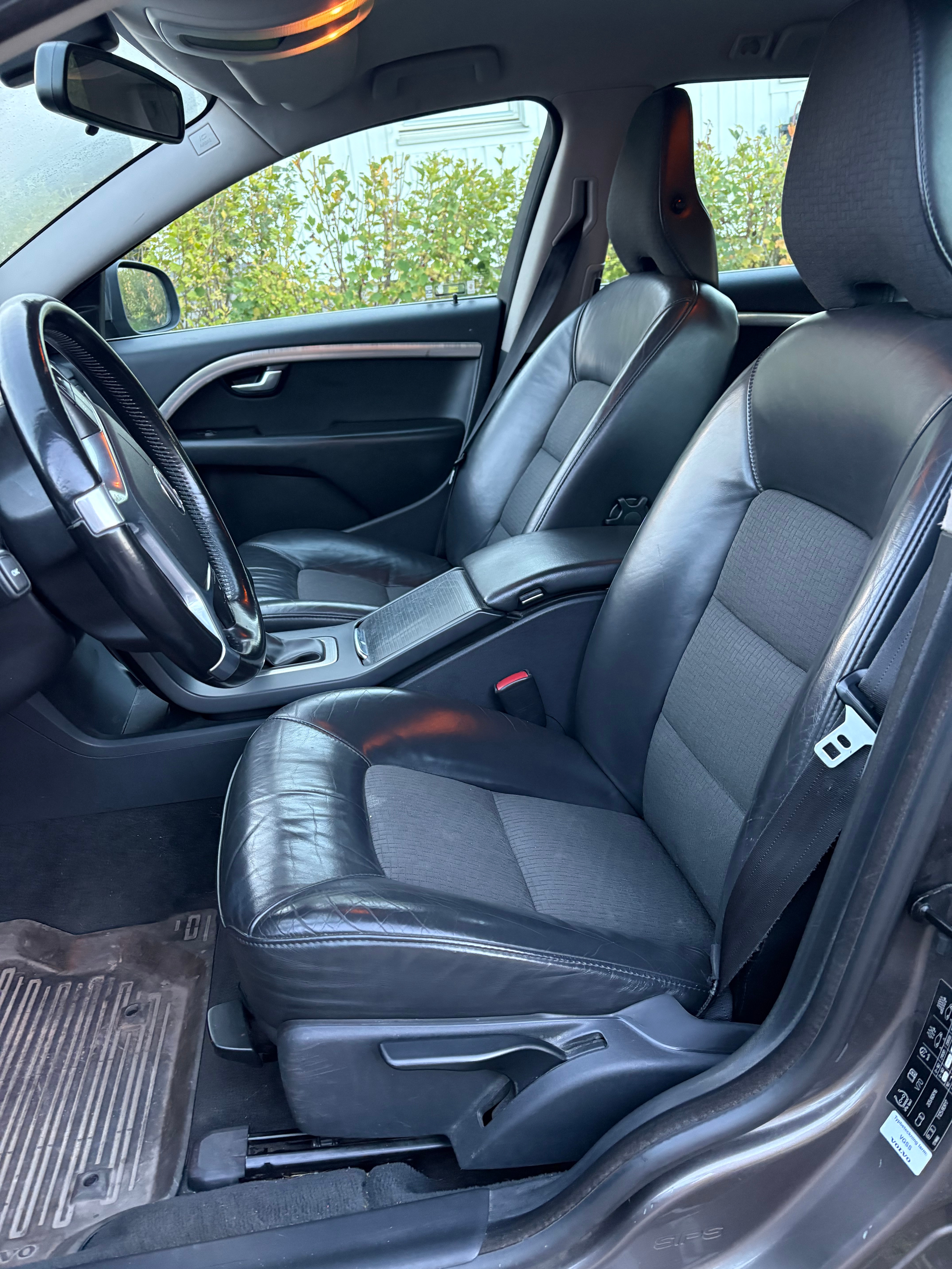 Volvo V70 2.0F Manuell 2010, photo 2/3