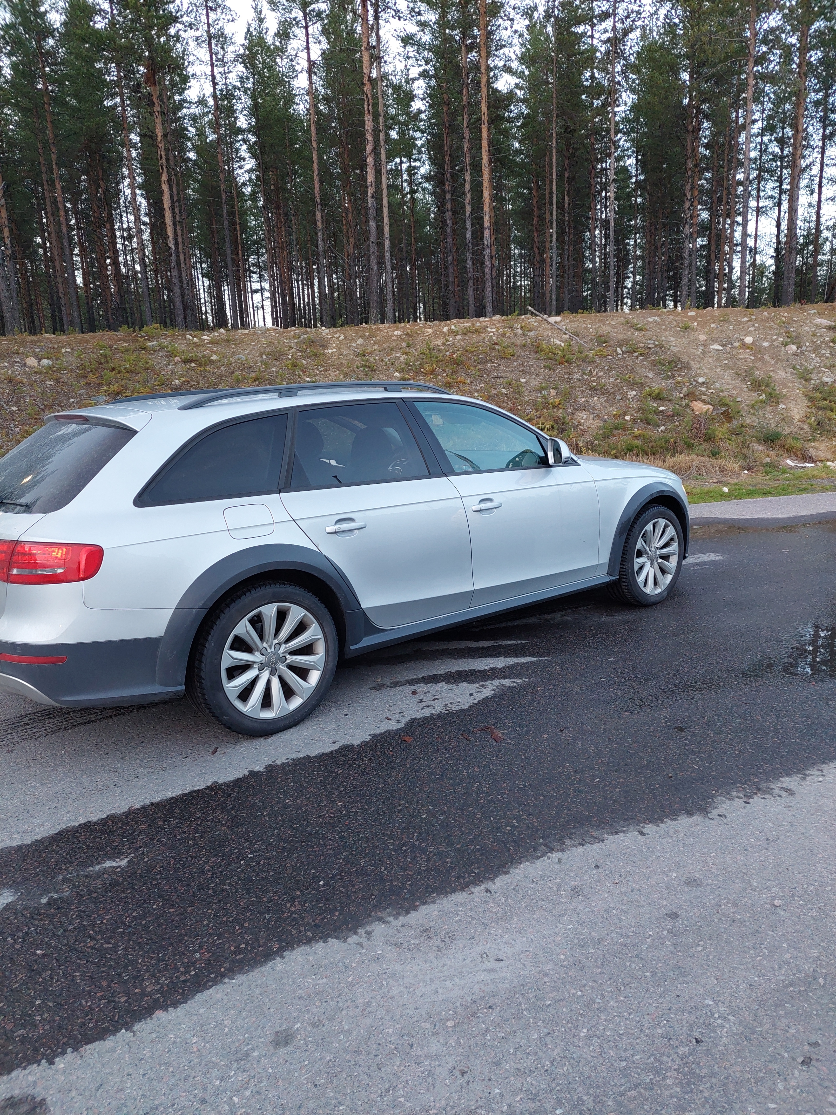 Audi A4 allroad 2010, photo 2/6