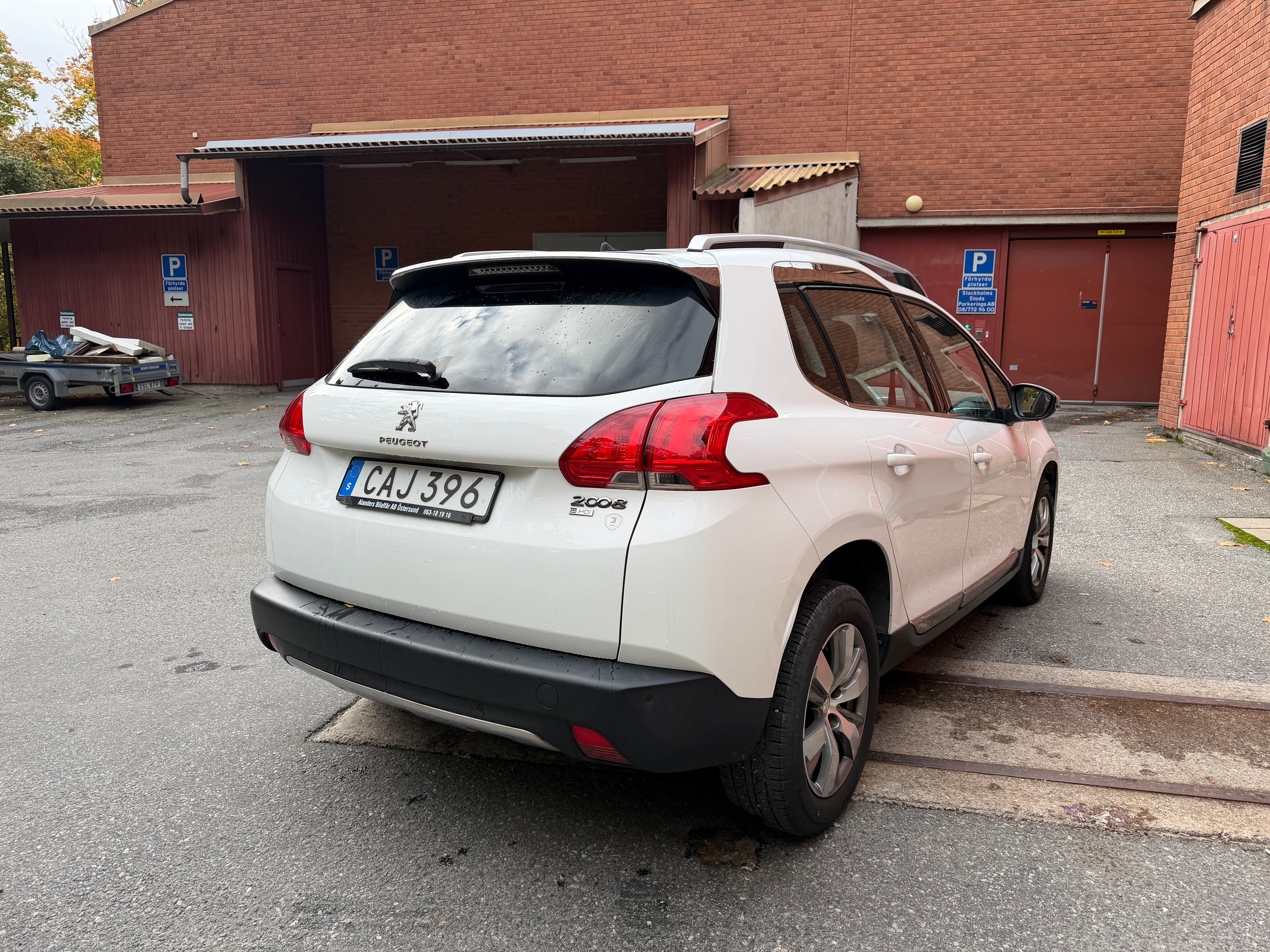 Peugeot 2008 1.6 e-HDi EGS 2014, kuva 2/10