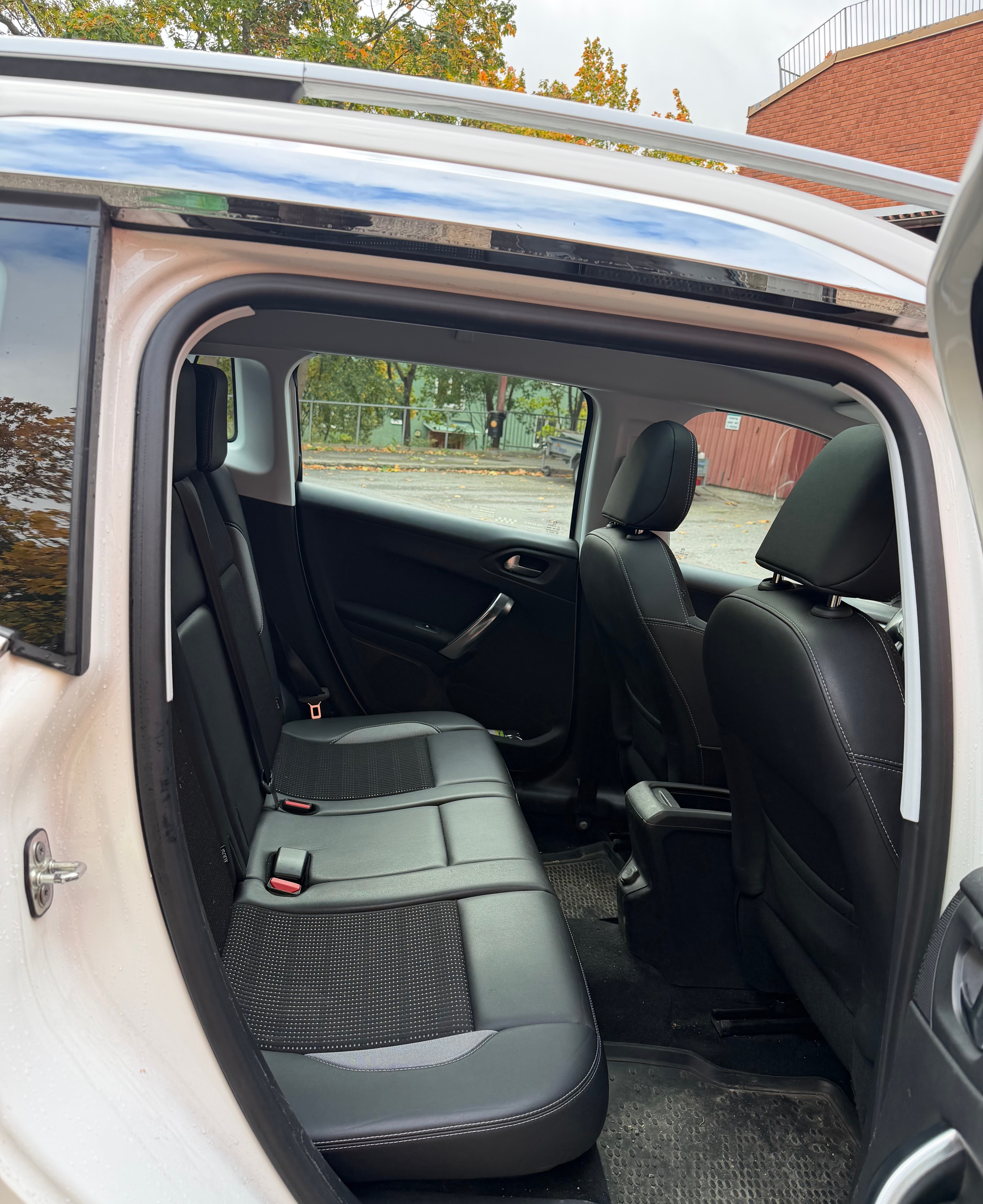 Peugeot 2008 1.6 e-HDi EGS 2014, kuva 6/10