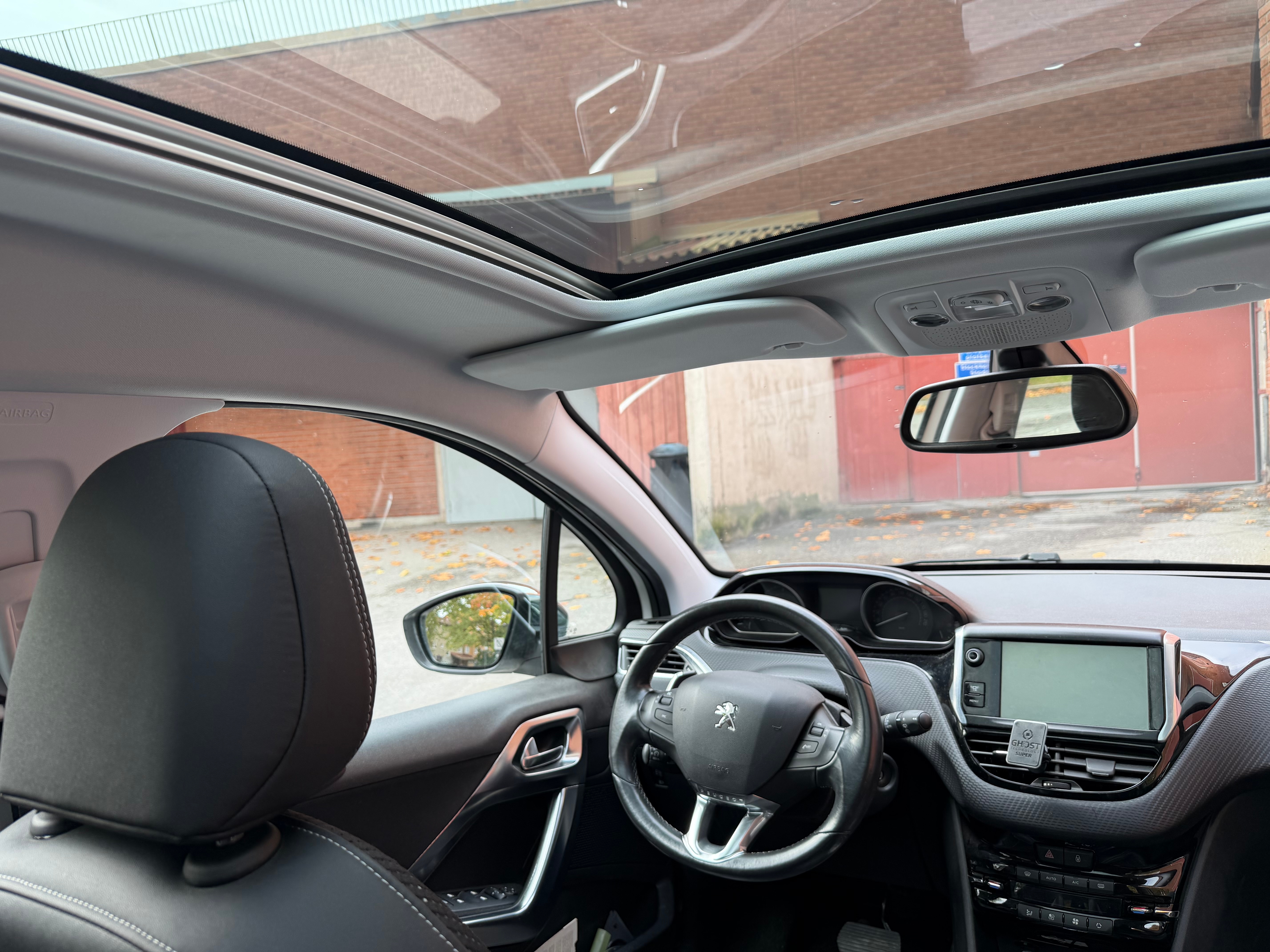 Peugeot 2008 1.6 e-HDi EGS 2014, kuva 7/10