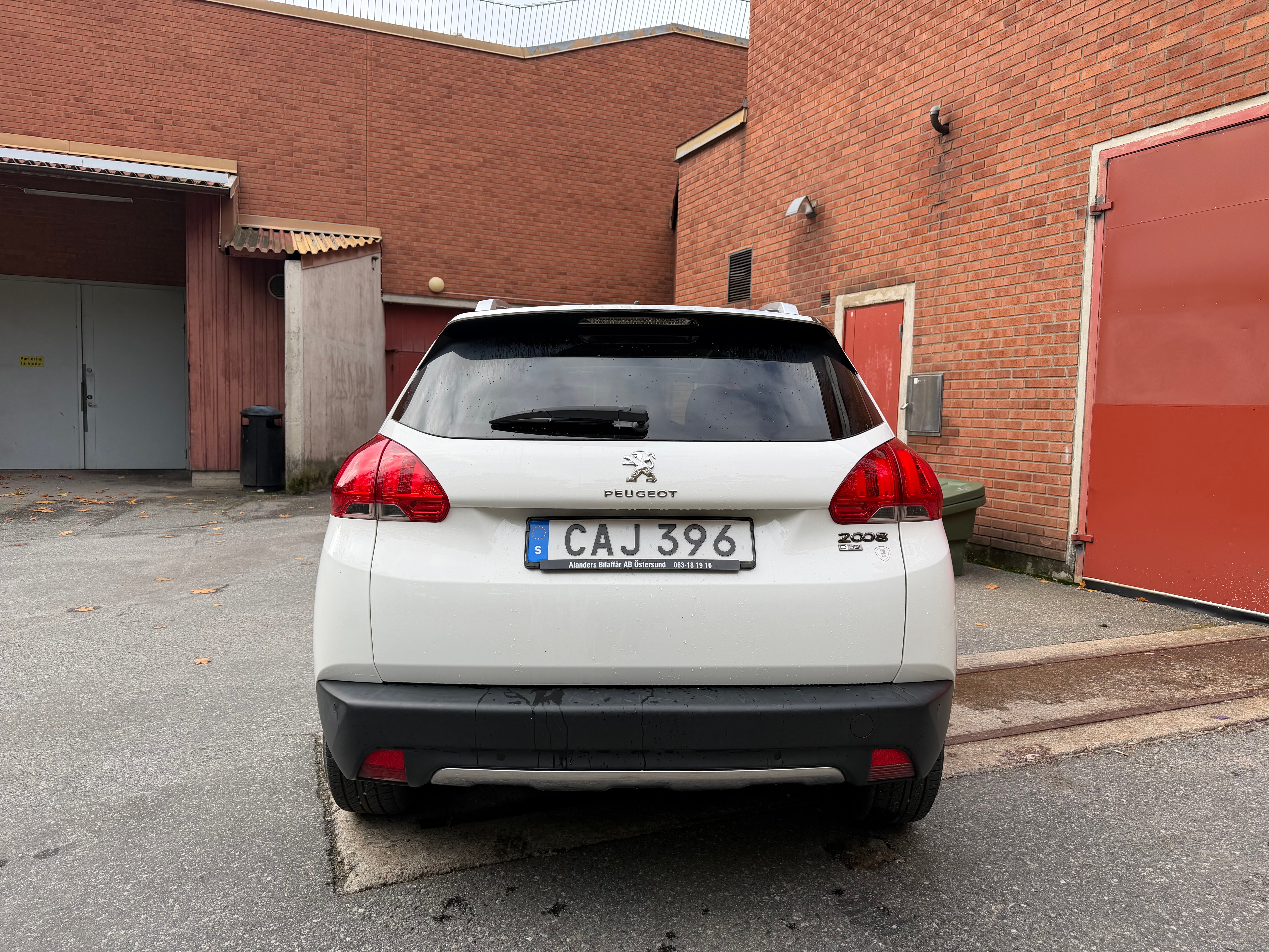 Peugeot 2008 1.6 e-HDi EGS 2014, kuva 4/10