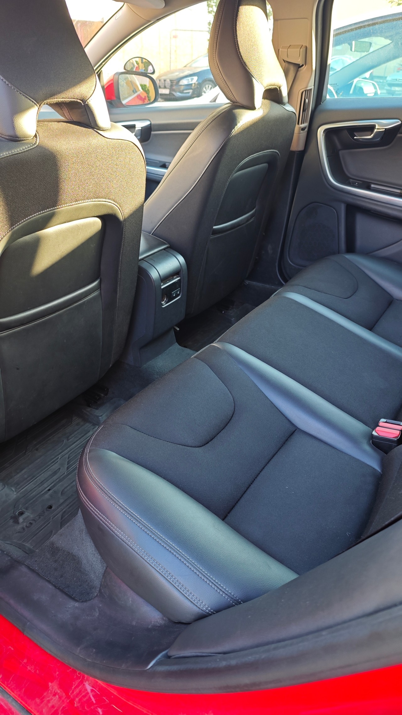 Volvo V60 2015, kuva 4/6
