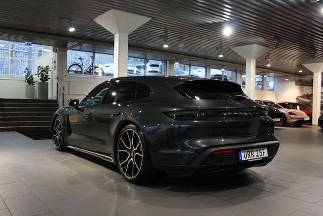 Porsche Taycan 2023, photo 2/8