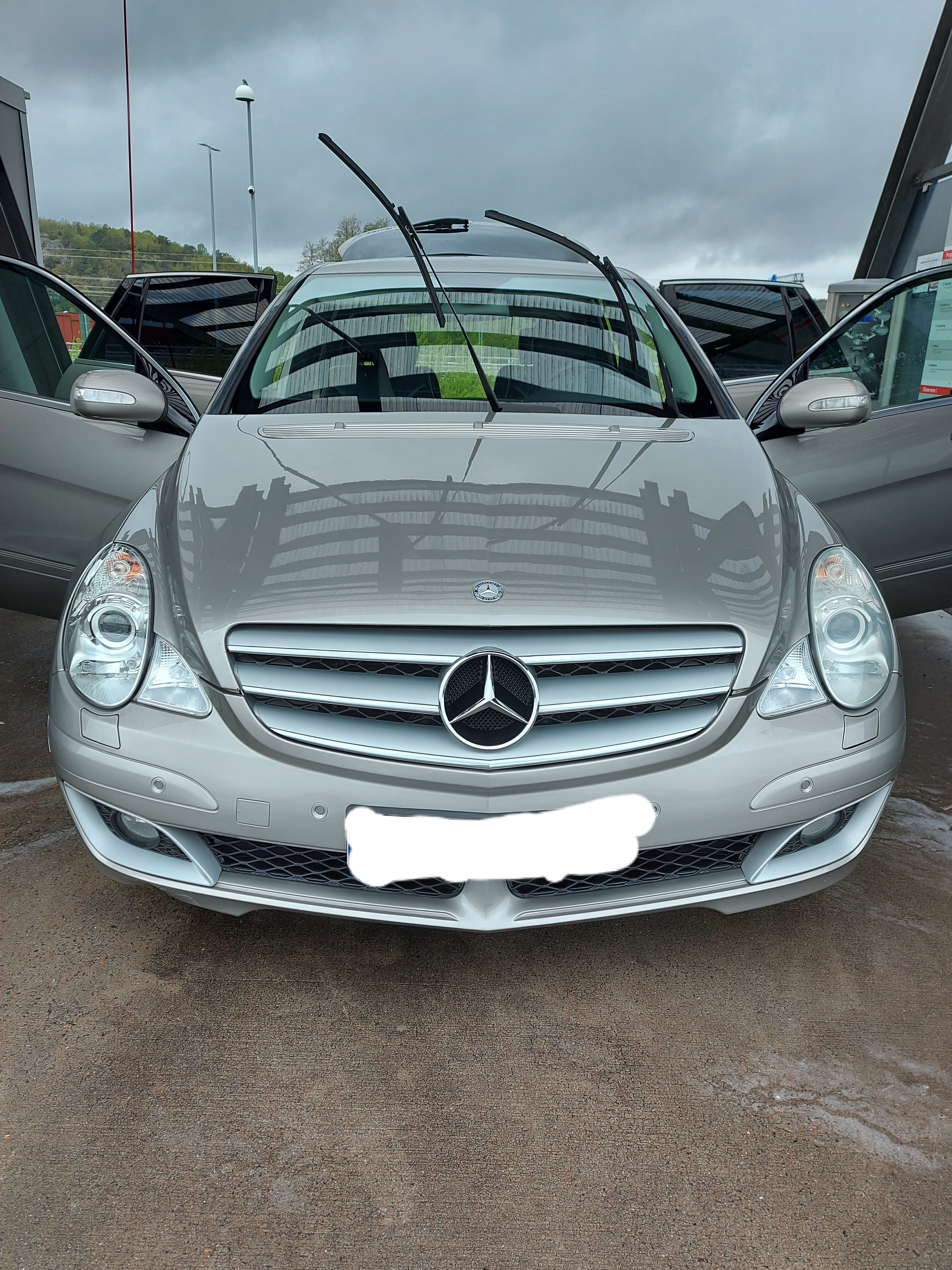 Mercedes-Benz R