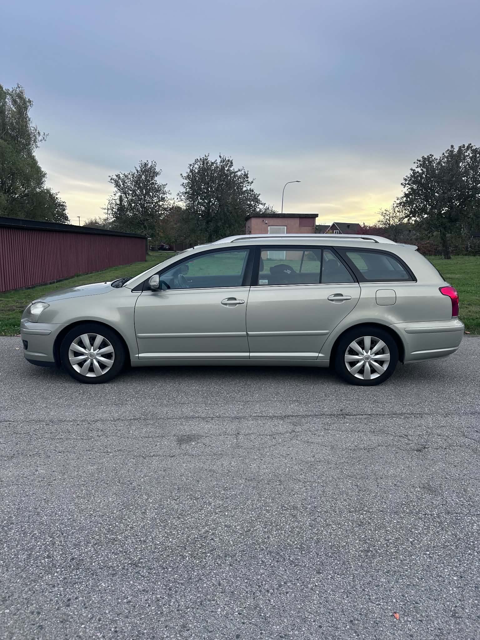Toyota Avensis 2007, photo 3/10