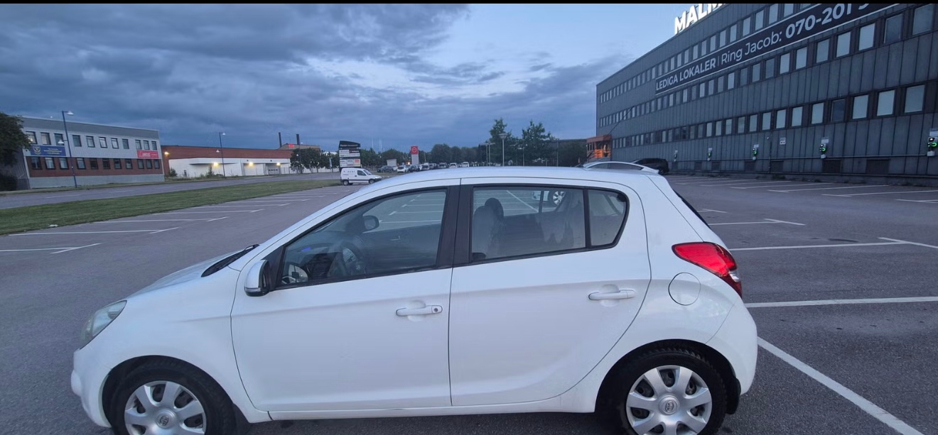 Hyundai i20 5-dörrar 1.4 Automatisk 2011, kuva 3/5