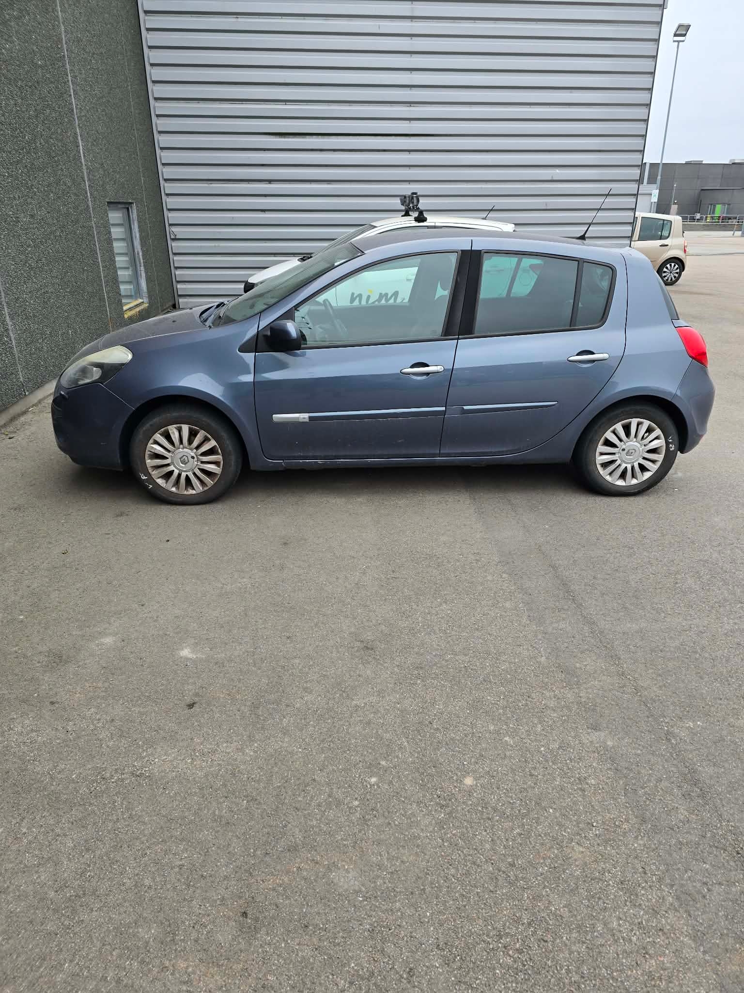 Renault Clio 2011, photo 2/3