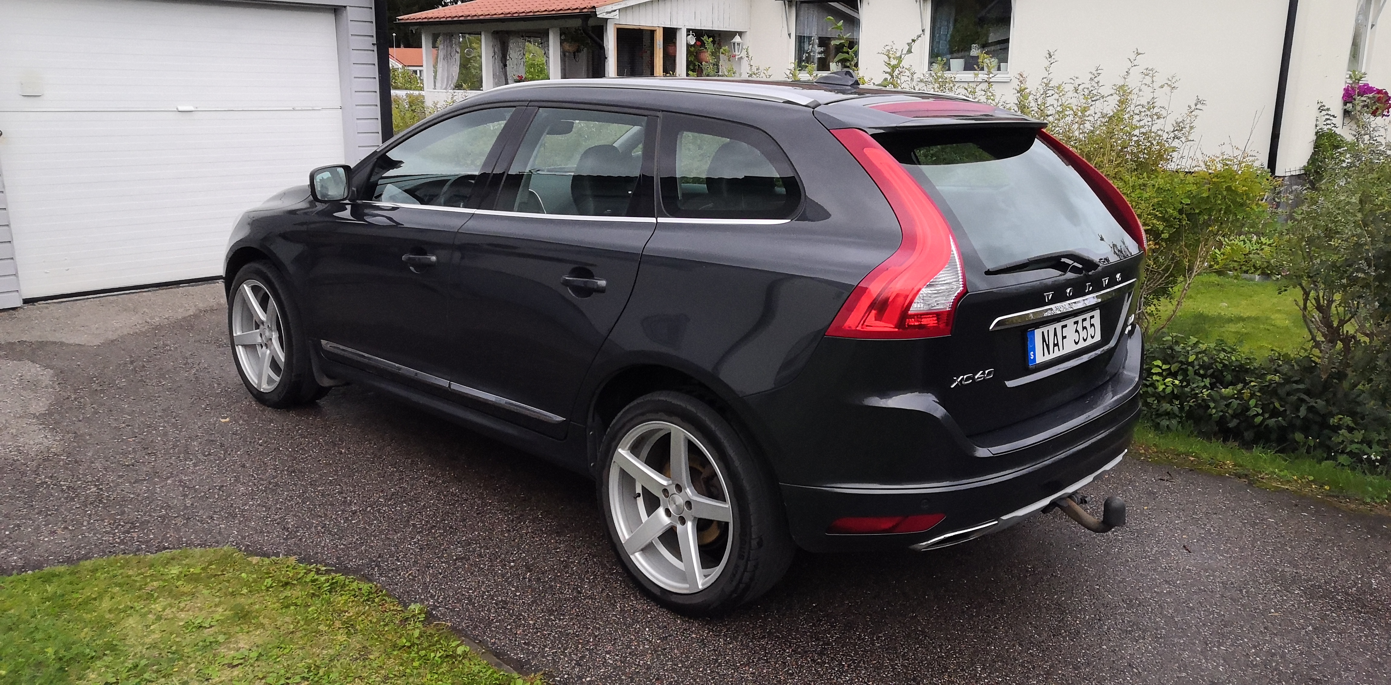 Volvo XC60 D4 AWD Geartronic 2016, bild 2/10