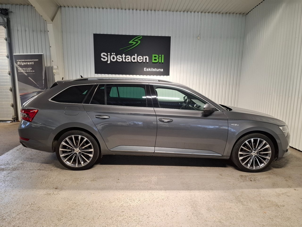 Skoda Superb 2024, photo 4/10