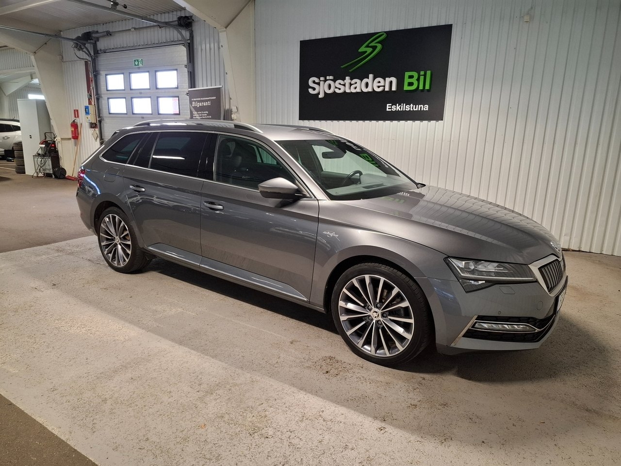 Skoda Superb 2024, photo 3/10