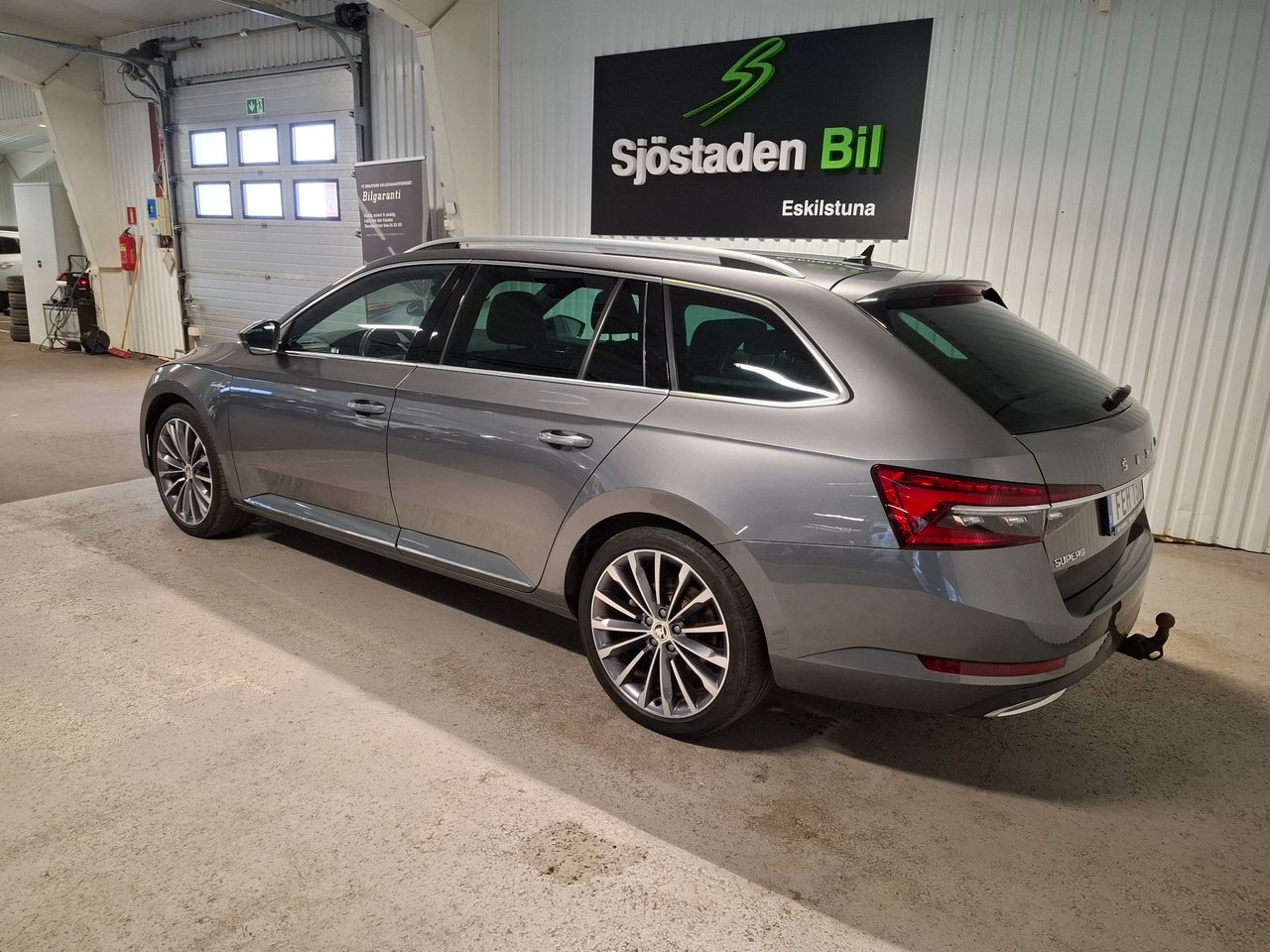 Skoda Superb 2024, photo 5/10