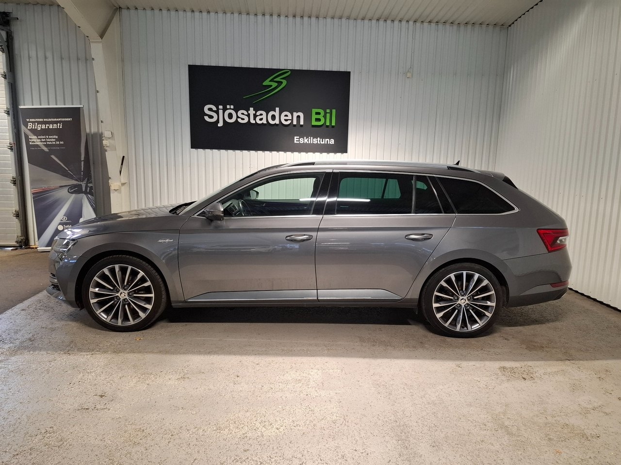 Skoda Superb 2024, photo 6/10
