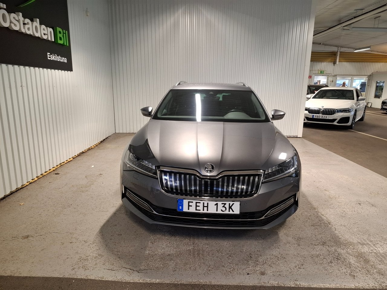 Skoda Superb 2024, photo 2/10