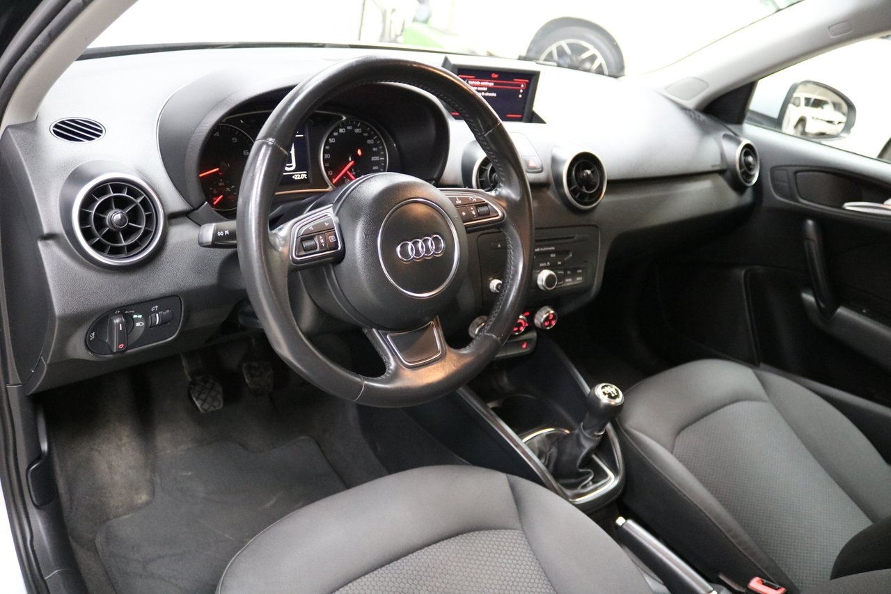 Audi A1 Sportback 1.2 TFSI 2013, photo 5/10