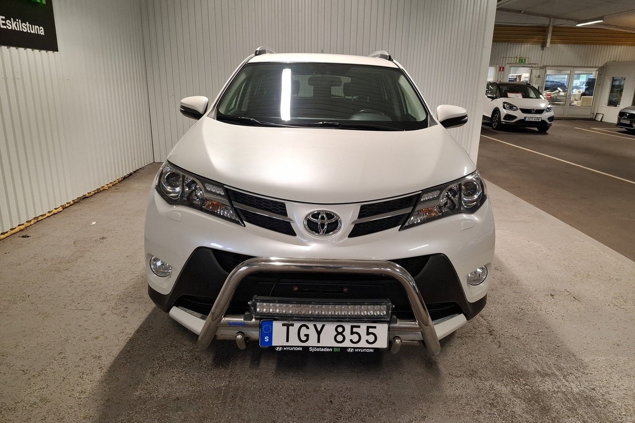 Toyota RAV4 2.2 D-4D AWD Ed Fe 2015, kuva 2/10