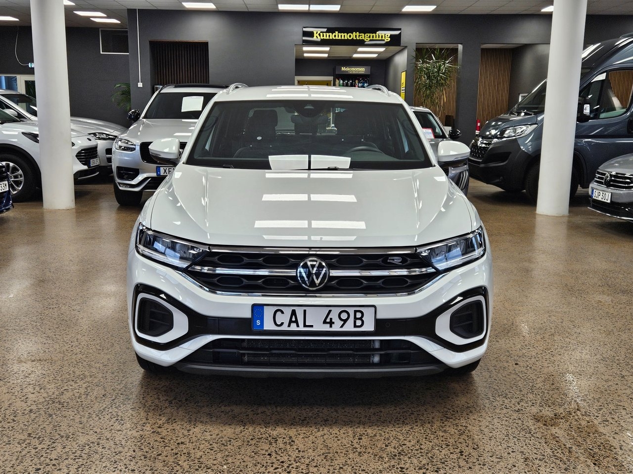 Volkswagen T-Roc 2.0 TDI SCR R-Line 2023, bild 2/10