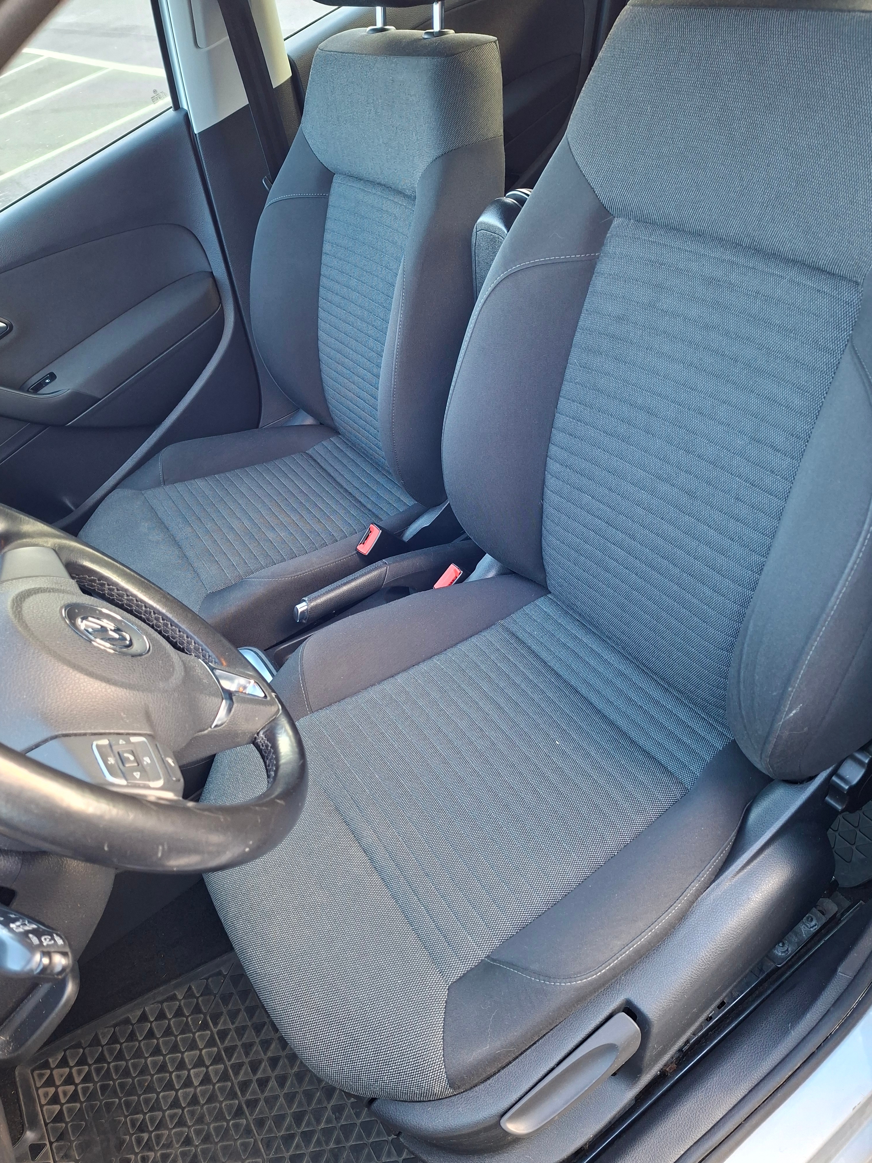 Volkswagen Polo 2011, bild 6/9