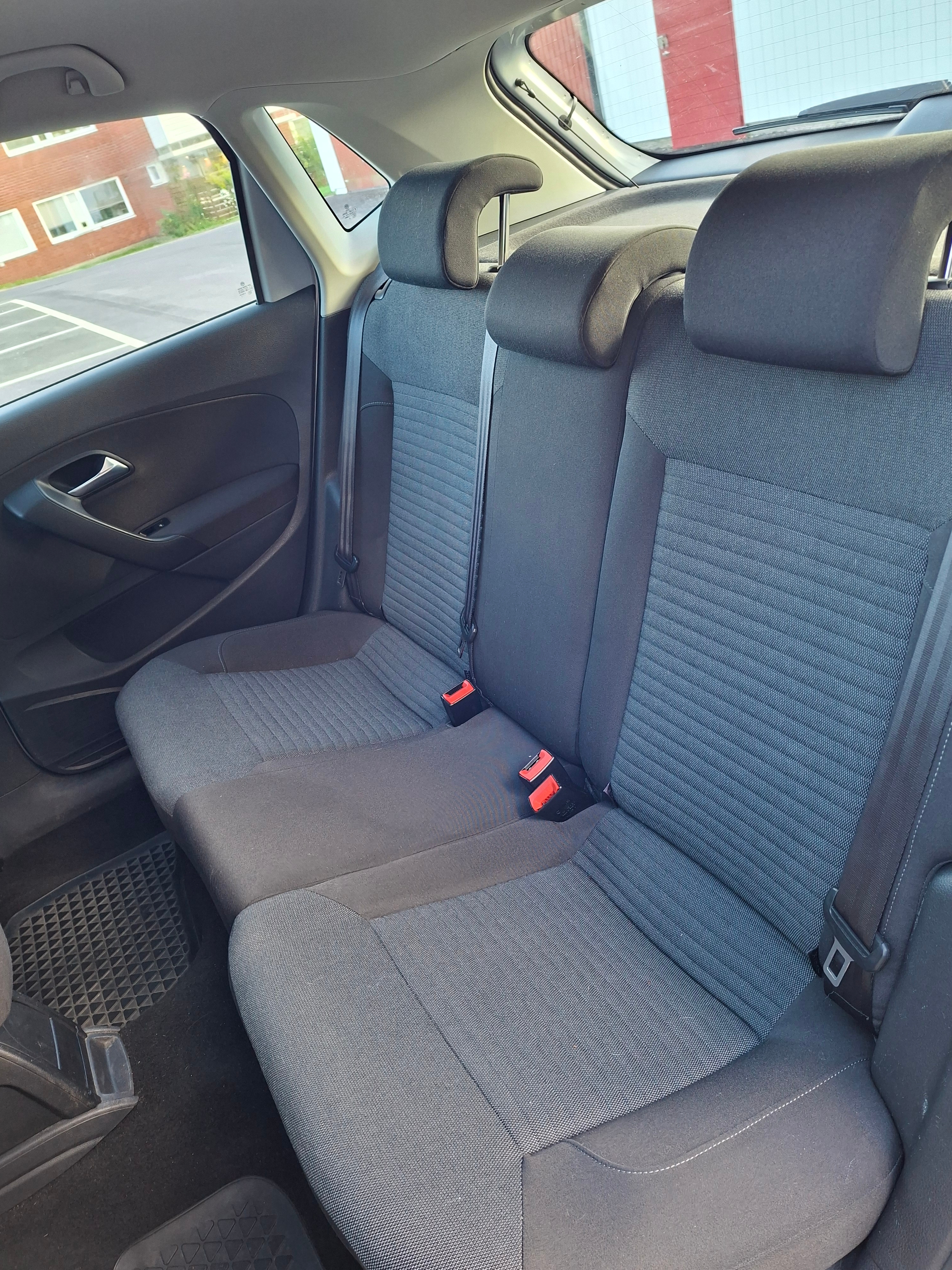Volkswagen Polo 2011, bild 7/9