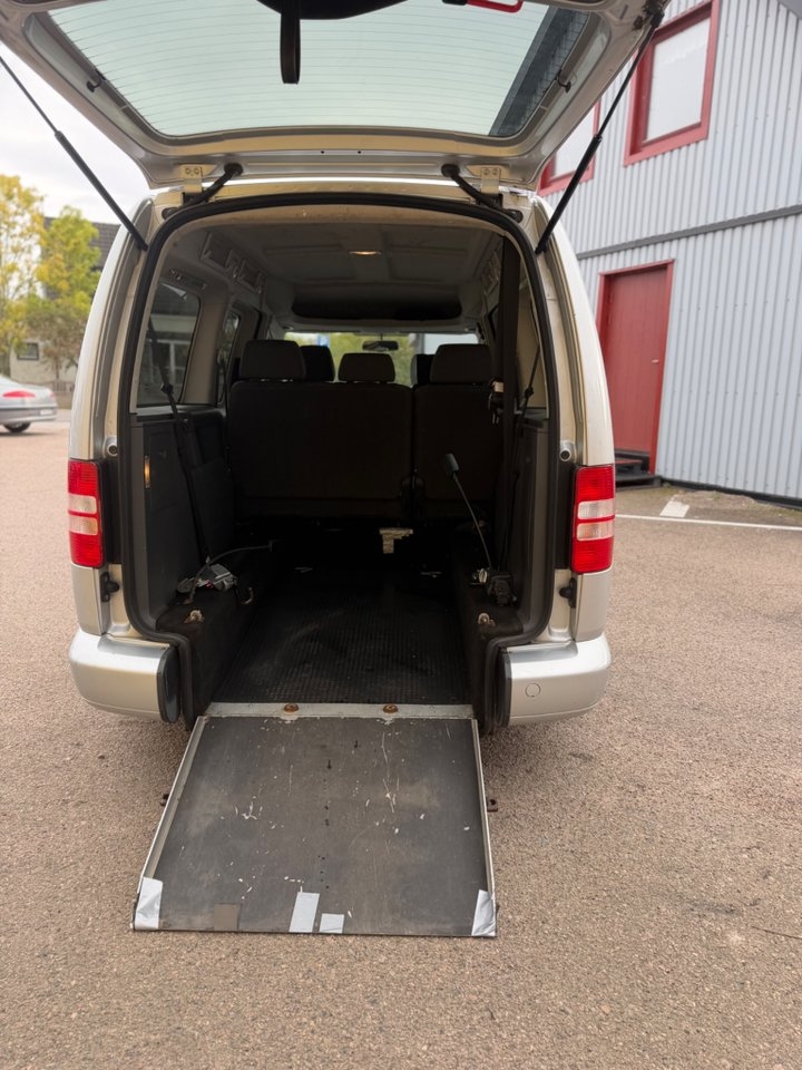 Volkswagen Caddy Maxi 2011, photo 6/10