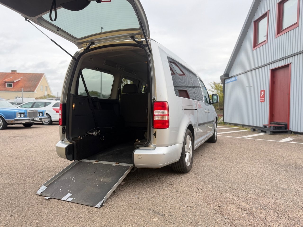 Volkswagen Caddy Maxi 2011, photo 5/10