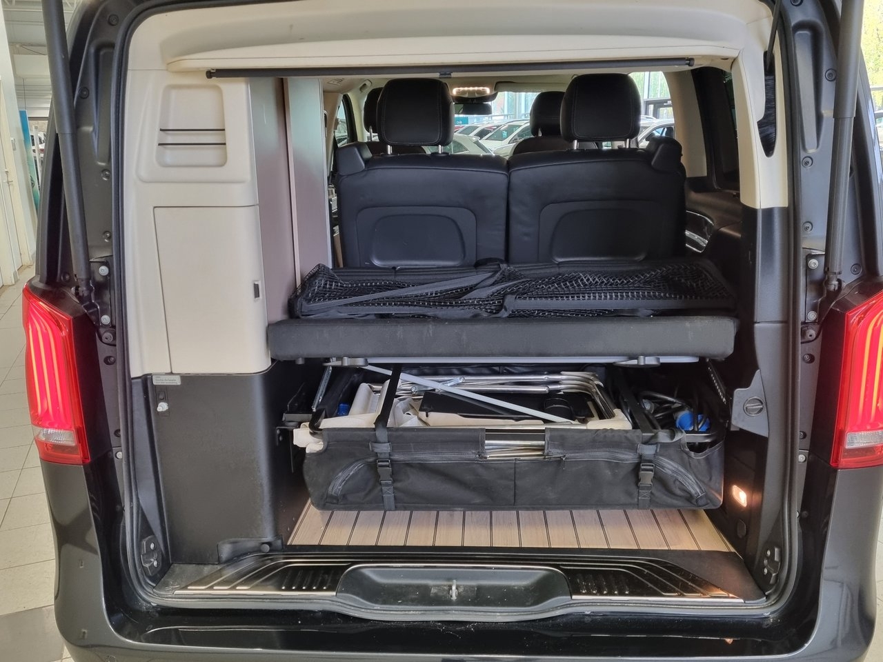Mercedes-Benz V 2023, kuva 6/10