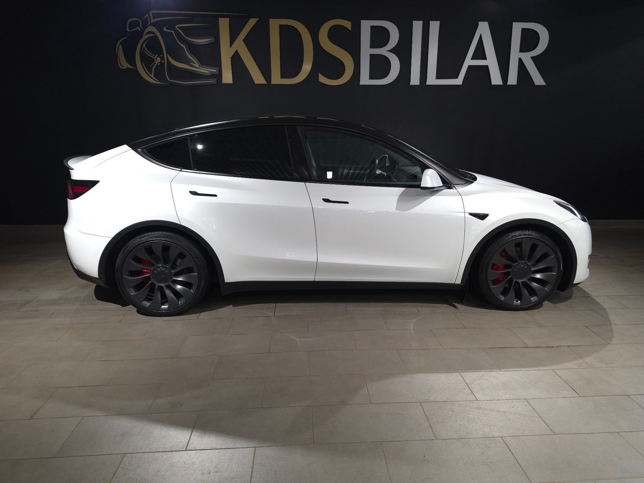 Tesla Model Y Performance 534hk 4WD 2022, bild 4/10