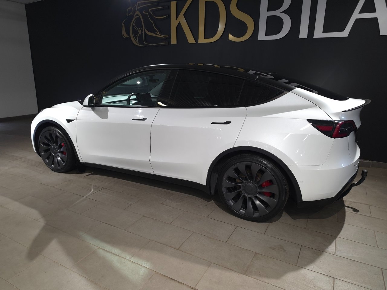 Tesla Model Y Performance 534hk 4WD 2022, bild 3/10