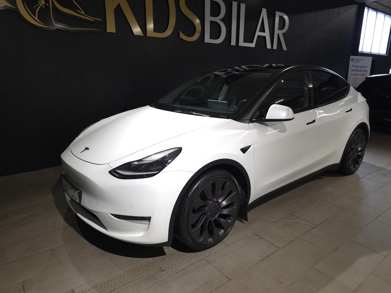 Tesla Model Y Performance 534hk 4WD 2022, bild 2/10