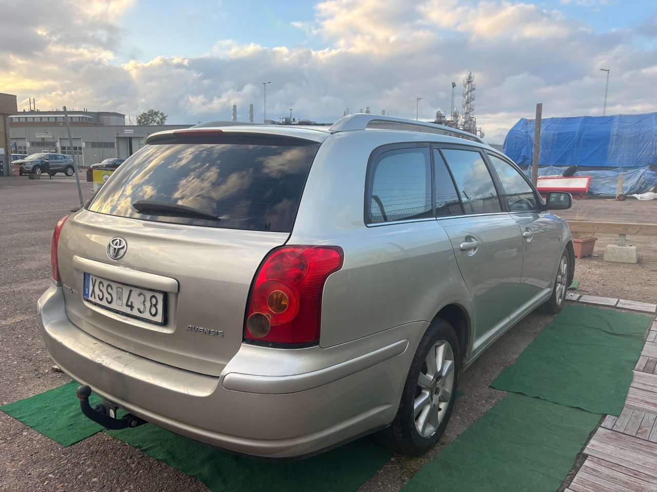 Toyota Avensis Kombi 2.0 D-4 VVT-i 2006, bild 3/5